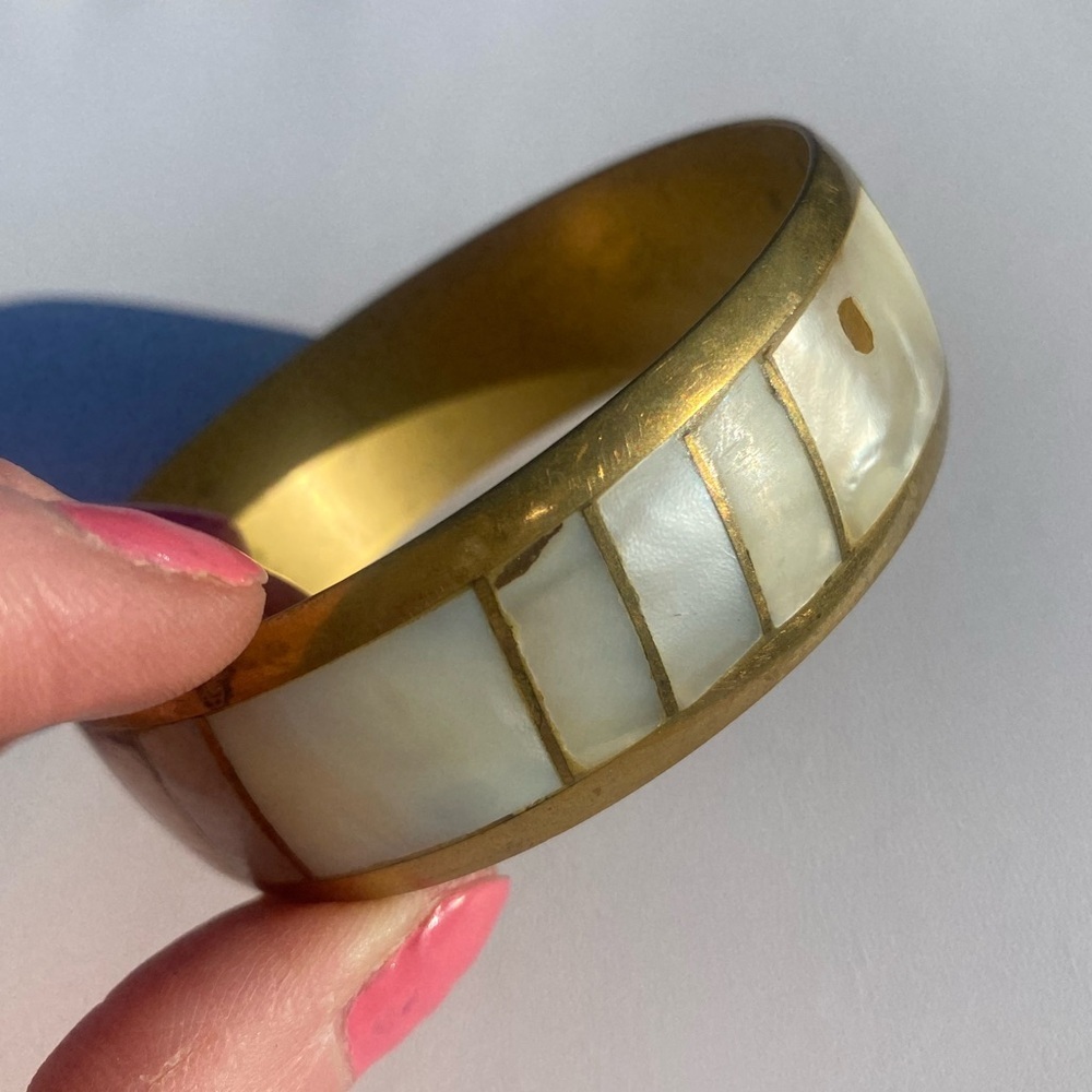 Vintage Brass Bangle with Mother of Pearl Inlay - Picture 3 of 5